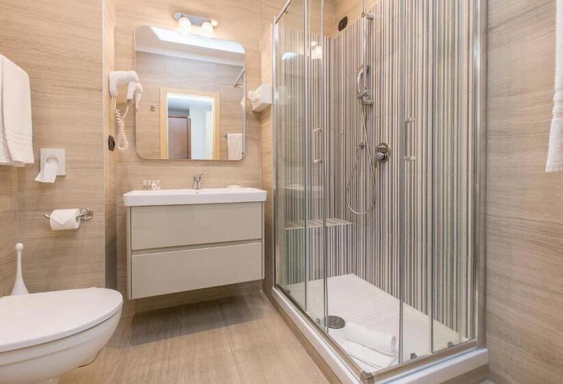 스탠다드 트리플 룸, Central Wellness