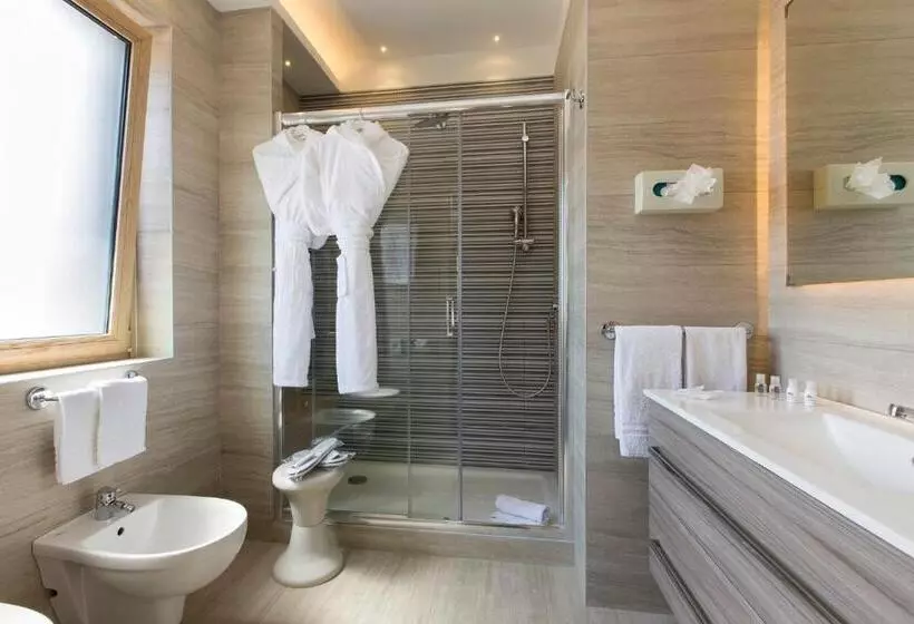 اتاق استاندارد چهار تخته, Central Wellness