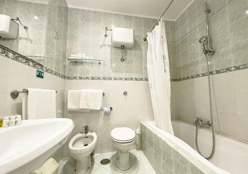 스탠다드 트리플 룸, Central Wellness