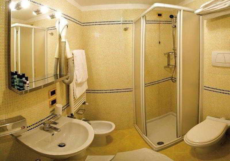 اتاق استاندارد سه نفره, Do Pozzi