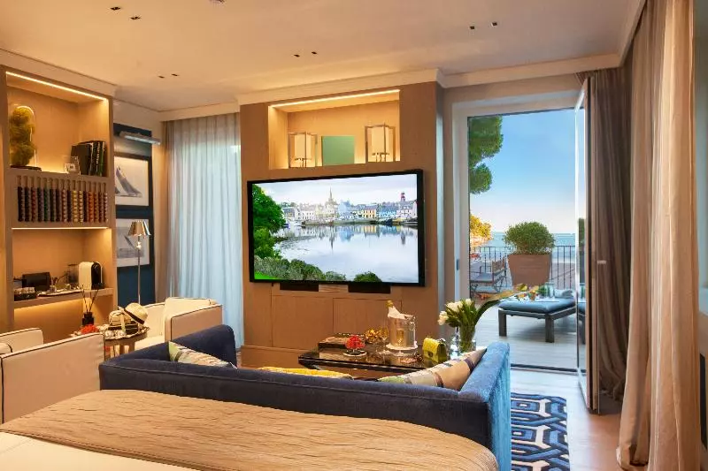 سوییت با چشم‌انداز دریا, Eight Hotel Paraggi