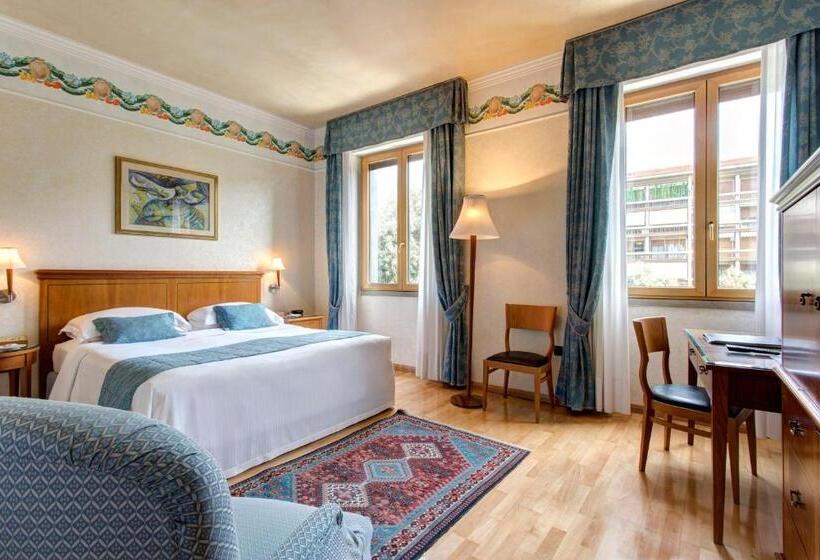 חדר סטנדרט לשלושה, Firenze