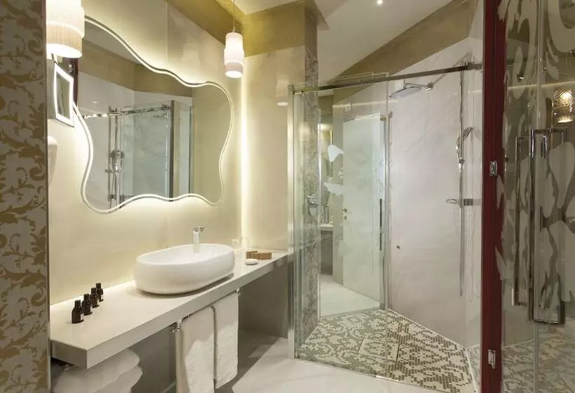 سوئیت با چشمانداز, Grand Hotel Duchi D Aosta