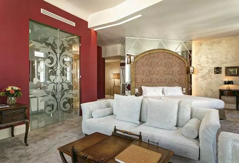 سوئیت با چشمانداز, Grand Hotel Duchi D Aosta