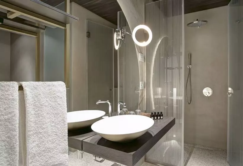 سوییت جونیور, Grand Hotel Duchi D Aosta