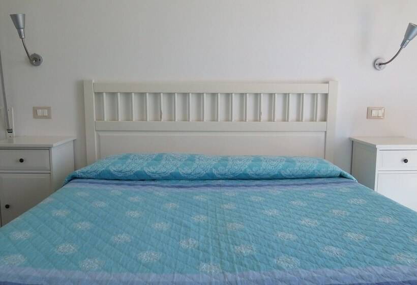 شقة غرفة نوم واحدة مزودة بشُرفة, Happy