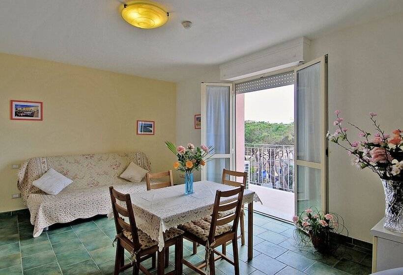 شقة غرفة نوم واحدة مزودة بشُرفة, Happy