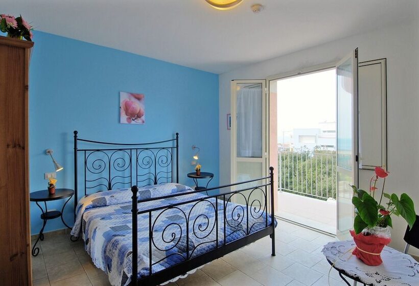 شقة غرفة نوم واحدة مزودة بشُرفة, Happy