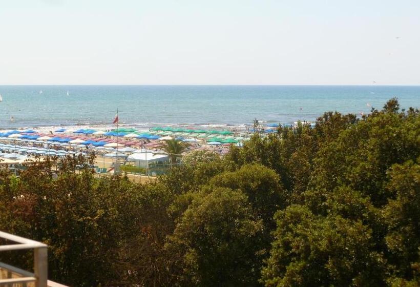 شقة غرفة واحدة مطلة على البحر, Happy