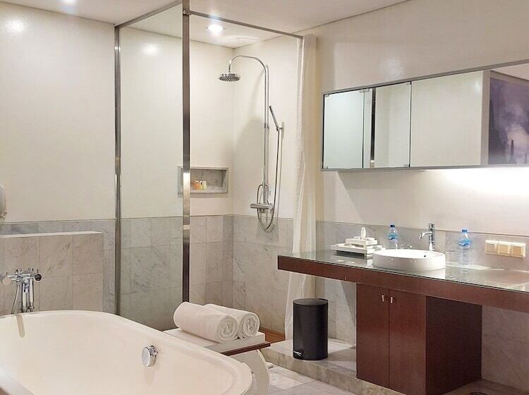 スイート, Kemang Icon