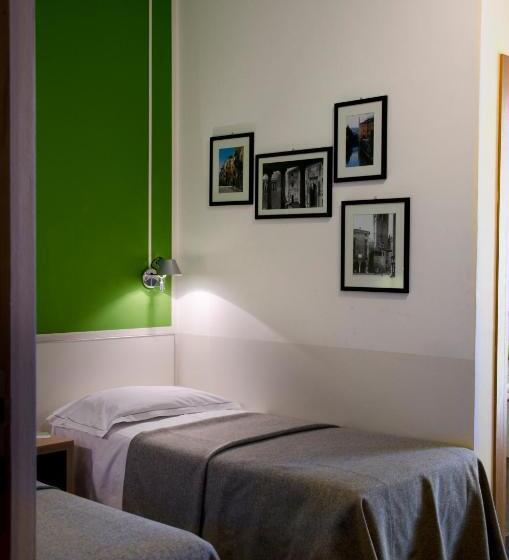 스탠다드 트리플 룸, Key