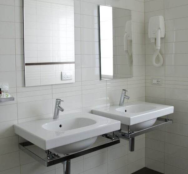 4인용 스탠다드 룸, Key