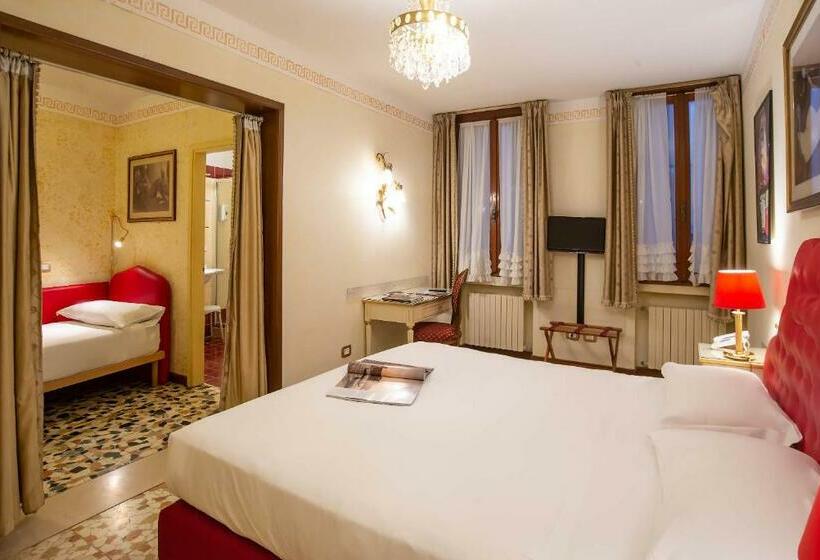 اتاق استاندارد سه نفره, La Fenice Et Des Artistes