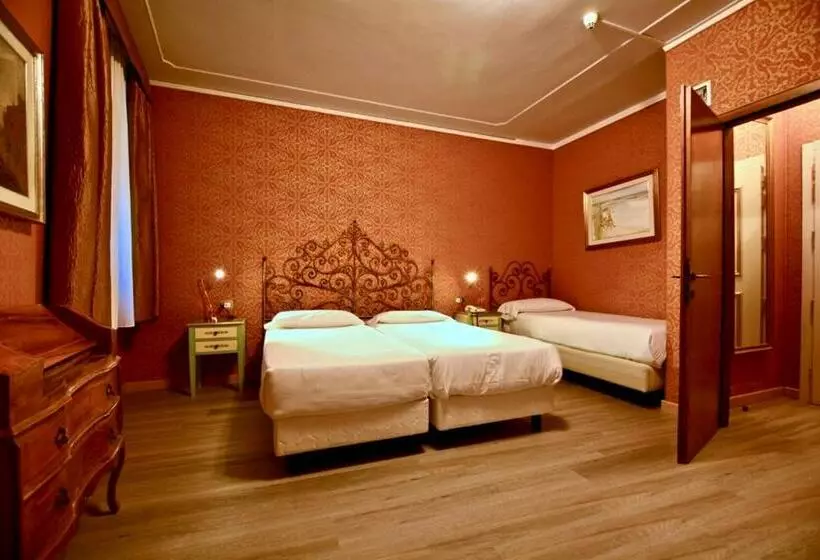 اتاق استاندارد سه نفره, La Fenice Et Des Artistes