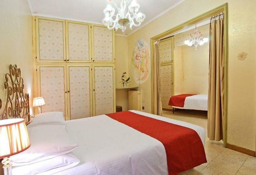 اتاق استاندارد سه نفره, La Fenice Et Des Artistes