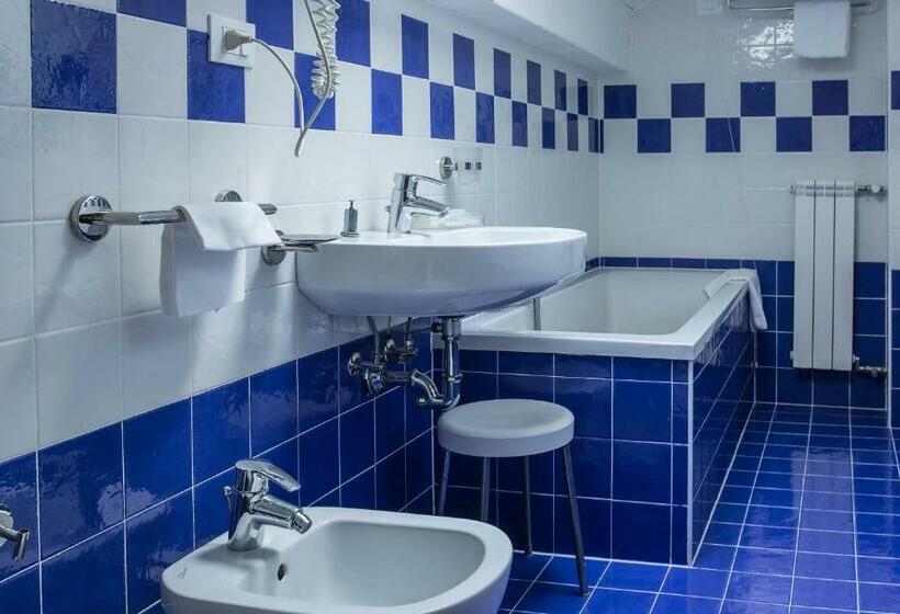 اتاق راحتی یک تخته, La Fenice Et Des Artistes