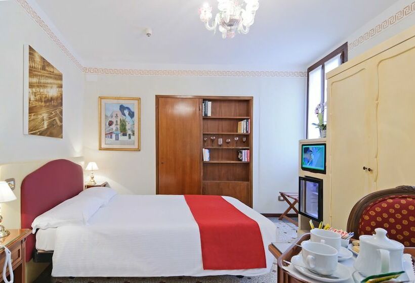 اتاق راحتی یک تخته, La Fenice Et Des Artistes