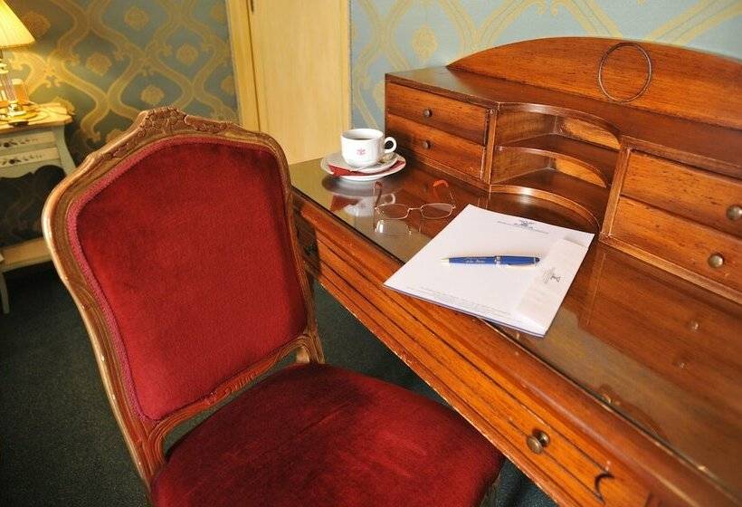 اتاق راحتی یک تخته, La Fenice Et Des Artistes