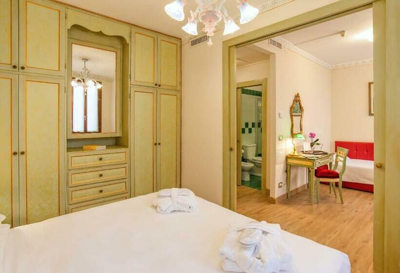 سوییت جونیور, La Fenice Et Des Artistes