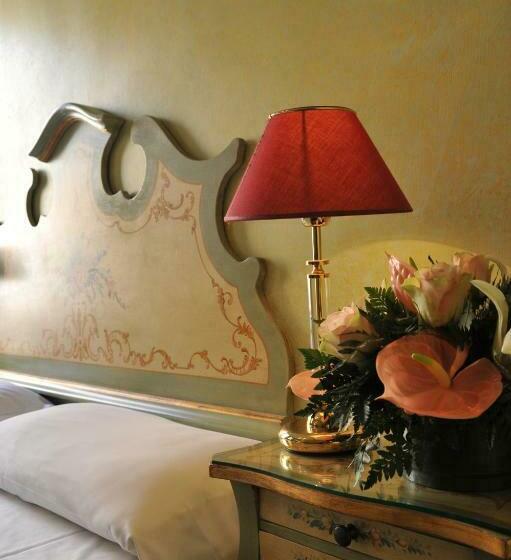 سوییت جونیور, La Fenice Et Des Artistes