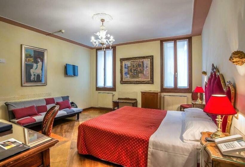 اتاق راحتی, La Fenice Et Des Artistes