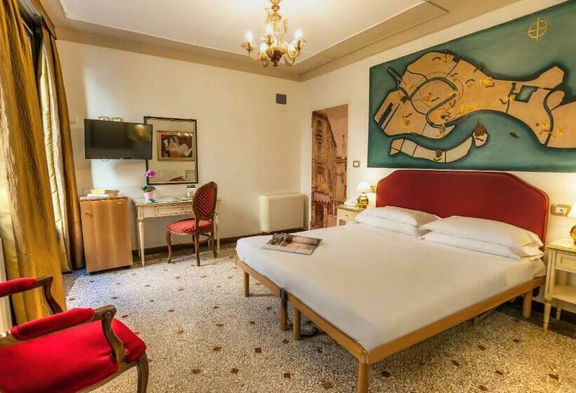 اتاق راحتی, La Fenice Et Des Artistes