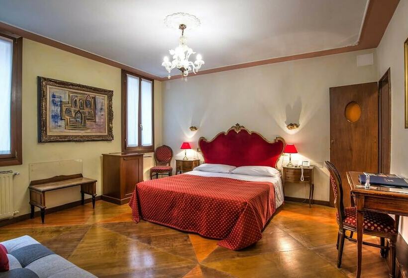 اتاق راحتی, La Fenice Et Des Artistes