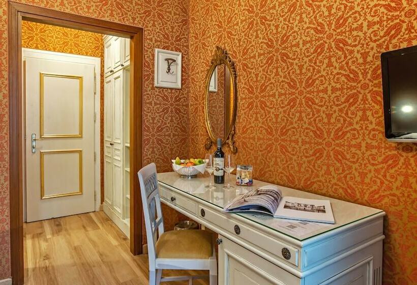 اتاق راحتی, La Fenice Et Des Artistes