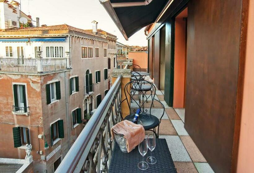 Suite with Terrace, La Fenice Et Des Artistes