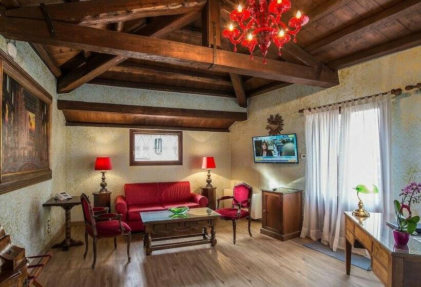 Suite with Terrace, La Fenice Et Des Artistes