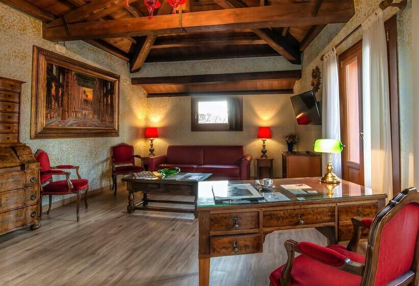 Suite with Terrace, La Fenice Et Des Artistes