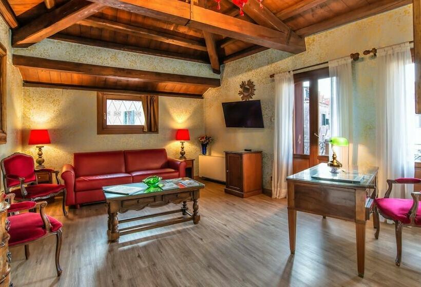 Suite with Terrace, La Fenice Et Des Artistes