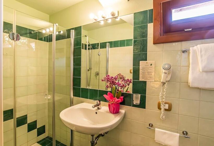 اتاق استاندارد یک نفره, La Fenice Et Des Artistes