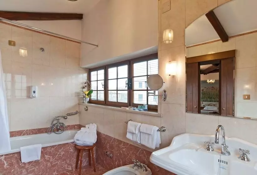 Comfort room with terrace, La Fenice Et Des Artistes