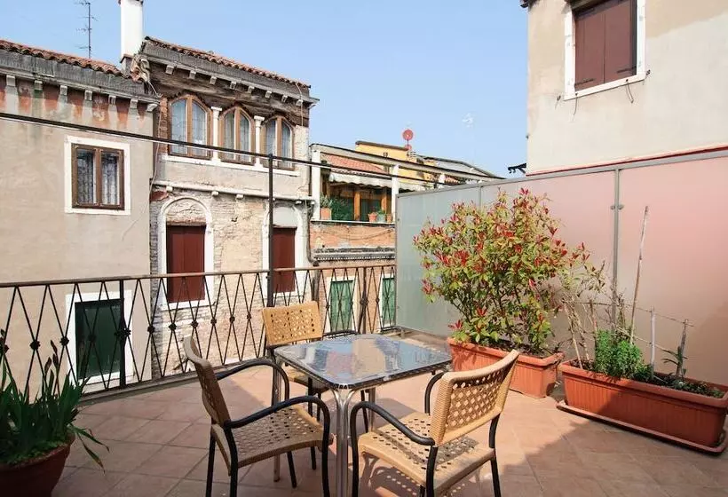 Comfort room with terrace, La Fenice Et Des Artistes