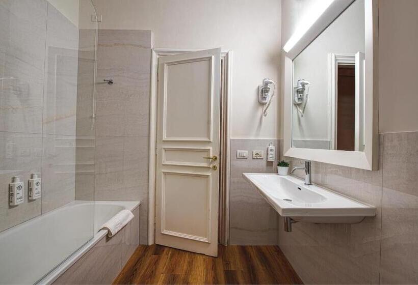 标准间, Majestic Palace