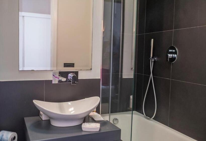 豪华房间, Majestic Palace