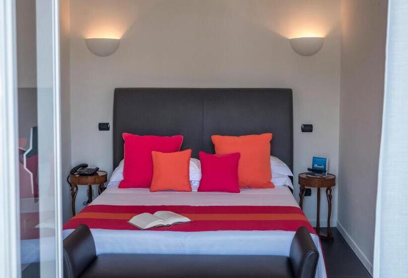 豪华房间, Majestic Palace