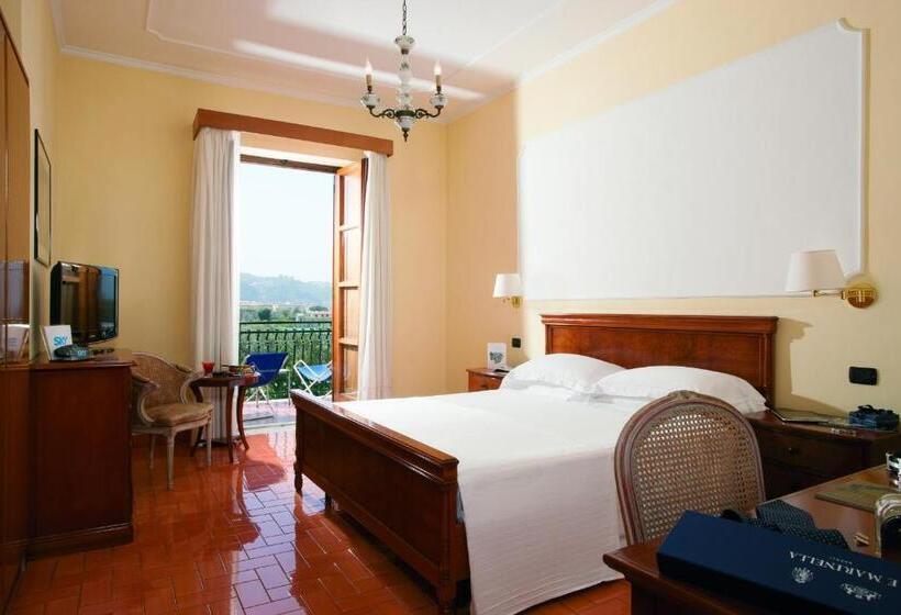 家庭间, Majestic Palace