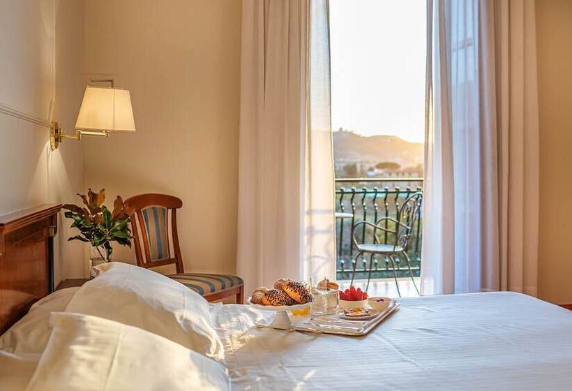 舒适型房间, Majestic Palace