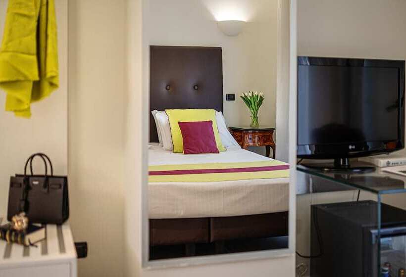 豪华房间, Majestic Palace