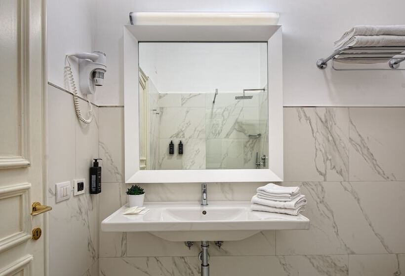 标准间, Majestic Palace