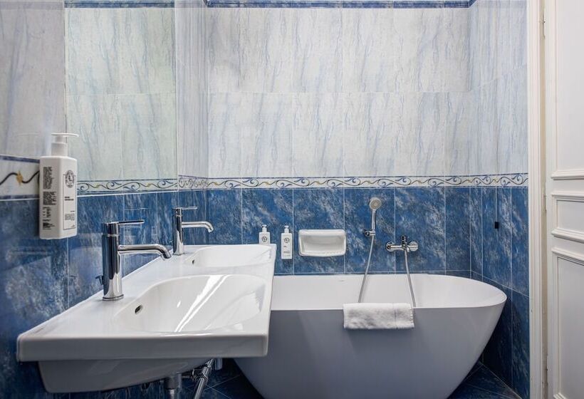 经济房, Majestic Palace