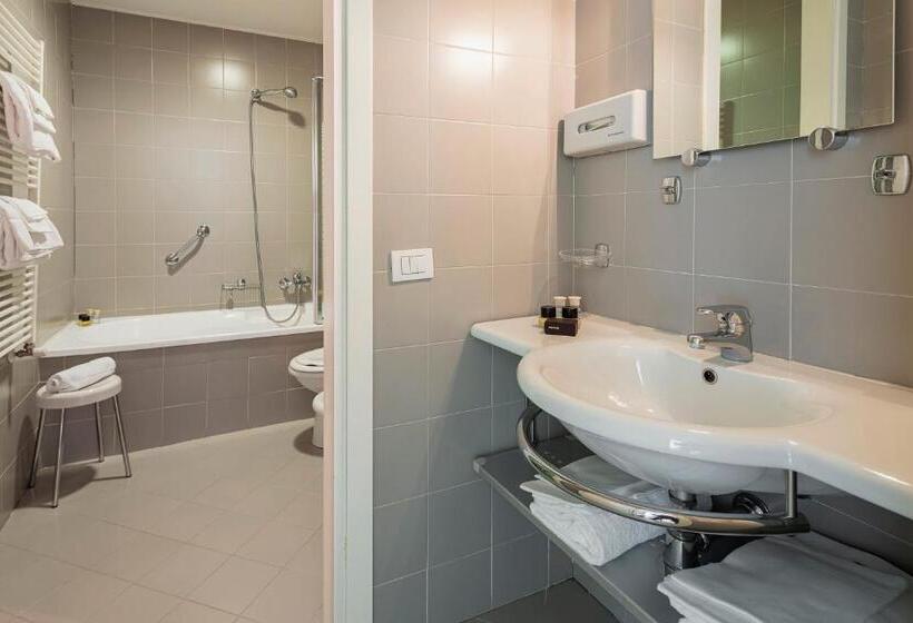 غرفة عائلية, Marcora & Spa