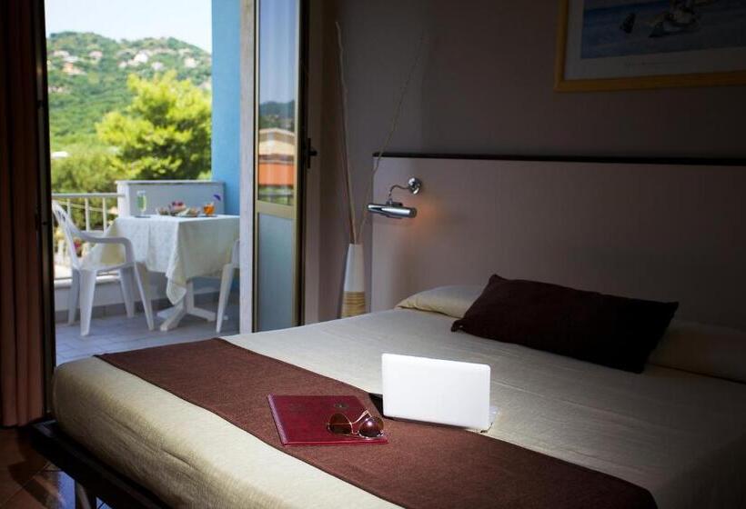 חדר קלאסי, Mediterraneo