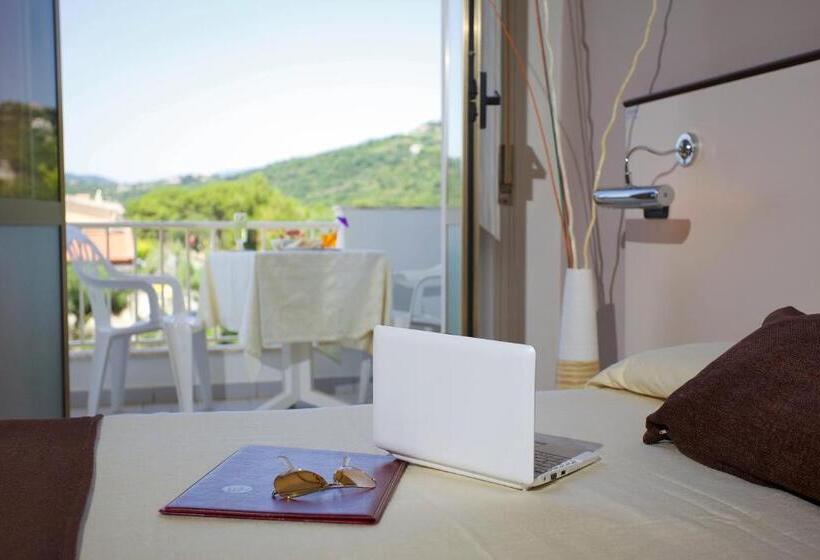 חדר קלאסי, Mediterraneo