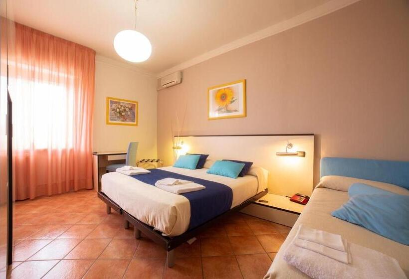 חדר קלאסי לשלושה, Mediterraneo