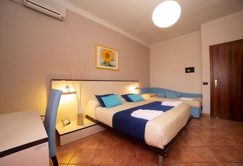 חדר קלאסי לשלושה, Mediterraneo