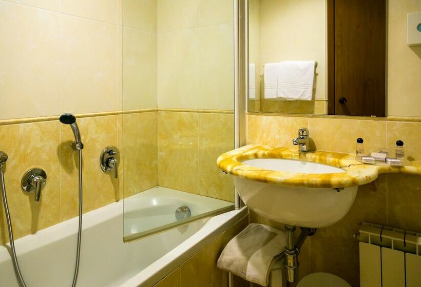 חדר סטנדרט לשלושה, Milan Speranza Au Lac