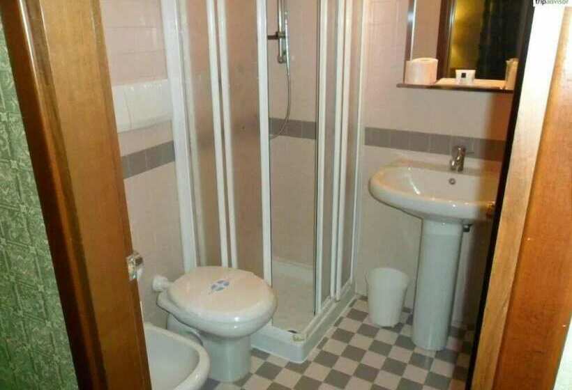 اتاق استاندارد چهار تخته, Nazionale